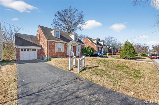 10024 Driver Avenue, Overland, MO 63114