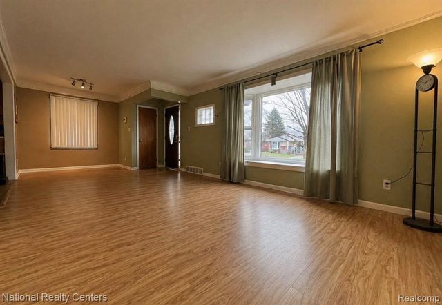 7159 Luana Avenue, Allen Park, MI 48101