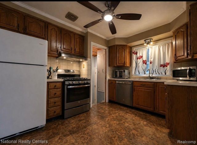 7159 Luana Avenue, Allen Park, MI 48101