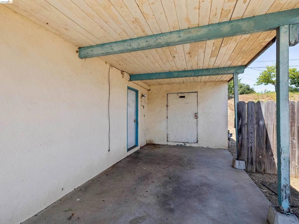 Image 16 of property listing at 456 La Jolla St, Vallejo, CA 94591