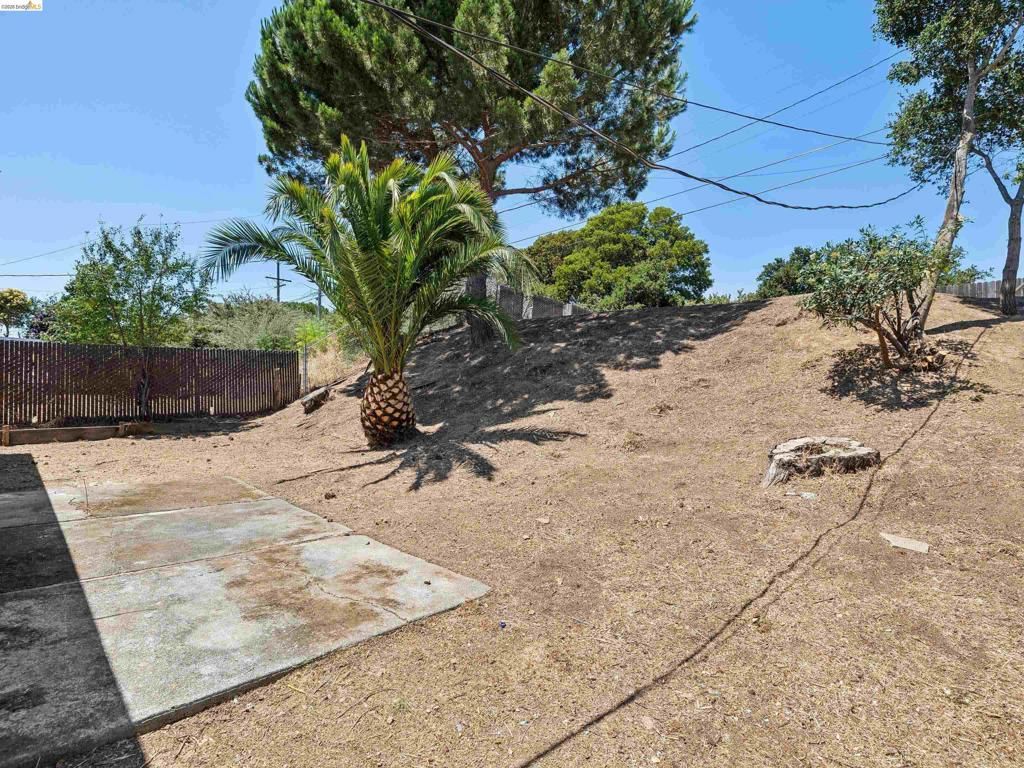 Image 17 of property listing at 456 La Jolla St, Vallejo, CA 94591