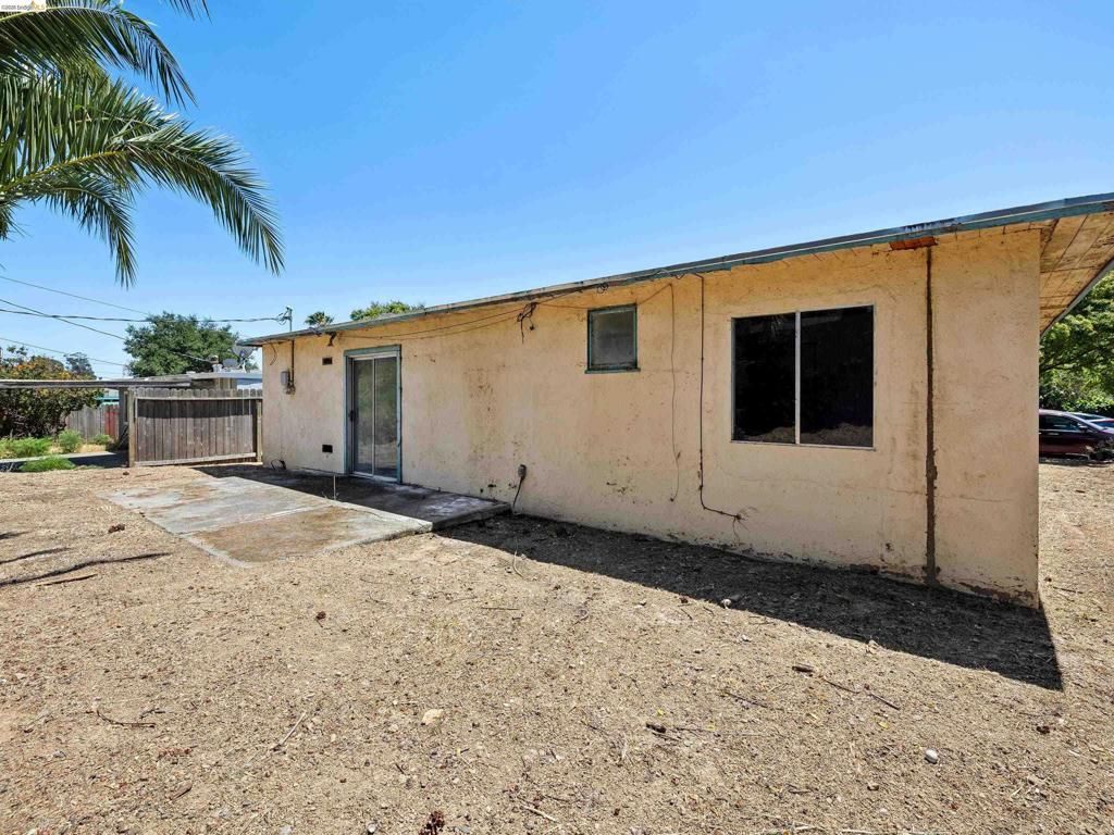Image 19 of property listing at 456 La Jolla St, Vallejo, CA 94591