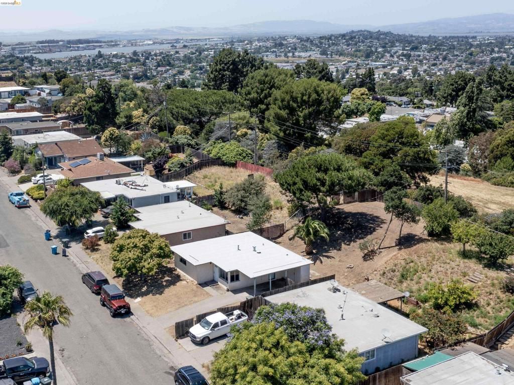 Image 28 of property listing at 456 La Jolla St, Vallejo, CA 94591