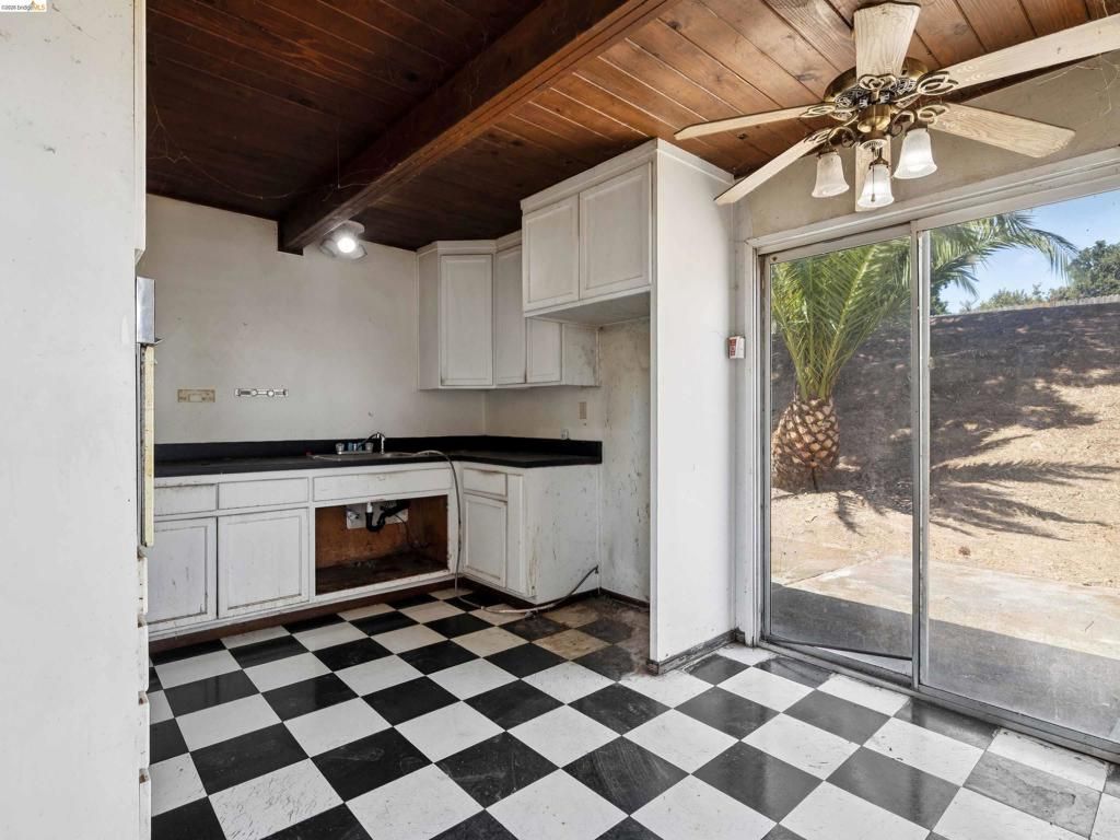 Image 7 of property listing at 456 La Jolla St, Vallejo, CA 94591
