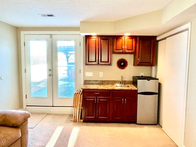 11 Elwood Avenue, Huntington, WV 25705