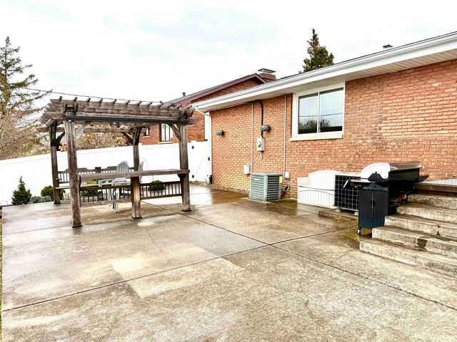 11 Elwood Avenue, Huntington, WV 25705