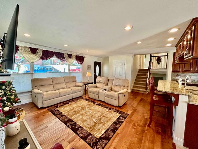 11 Elwood Avenue, Huntington, WV 25705