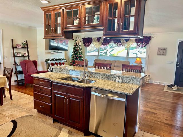 11 Elwood Avenue, Huntington, WV 25705