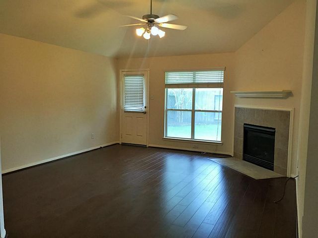 911 Glen Abbey Drive, Katy, TX 77494