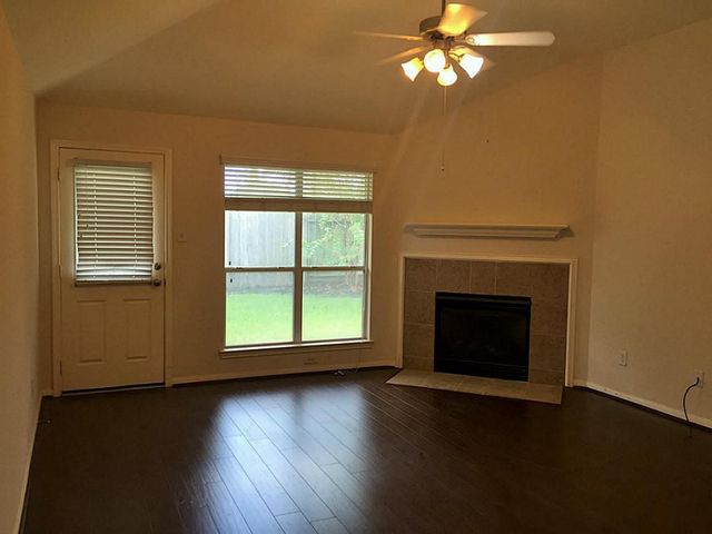911 Glen Abbey Drive, Katy, TX 77494
