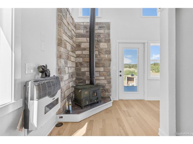 64 Carbine Rd, Jefferson, CO 80456