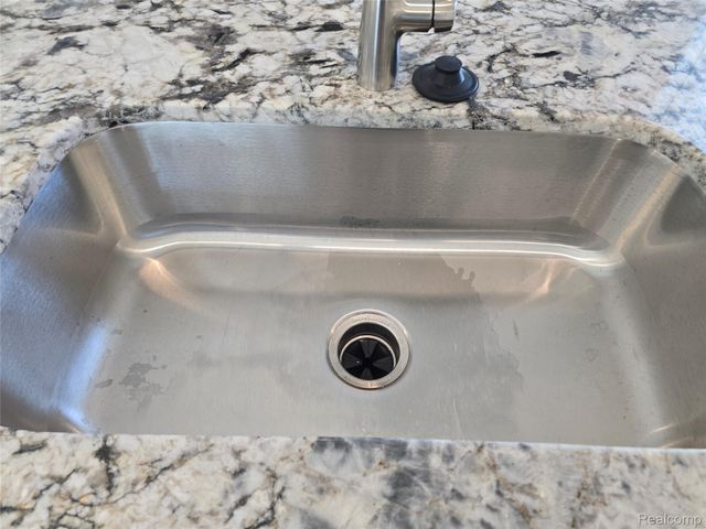 18754 14 MILE Road 2, Roseville, MI 48066