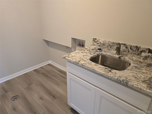 18754 14 MILE Road 2, Roseville, MI 48066