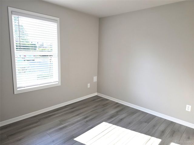 18754 14 MILE Road 2, Roseville, MI 48066