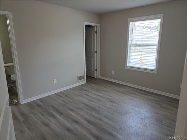 18754 14 MILE Road 2, Roseville, MI 48066