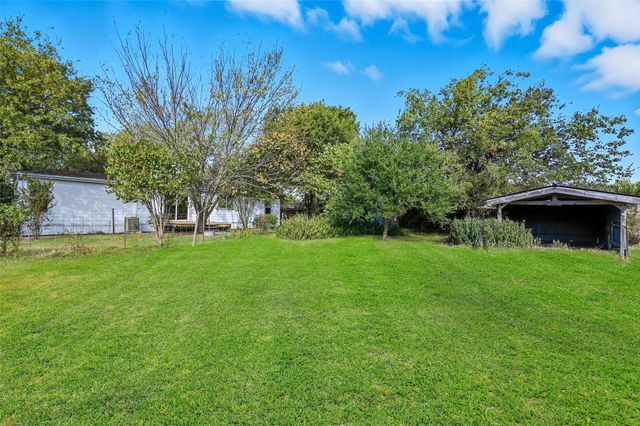 5400 Becky Drive, Lillian, TX 76061