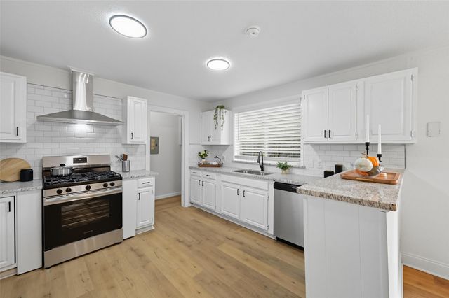 5400 Becky Drive, Lillian, TX 76061