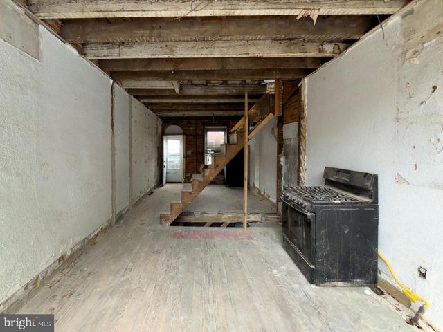 99 E SEYMOUR ST, Philadelphia, PA 19144