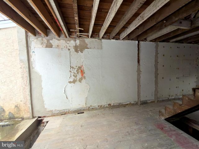 99 E SEYMOUR ST, Philadelphia, PA 19144