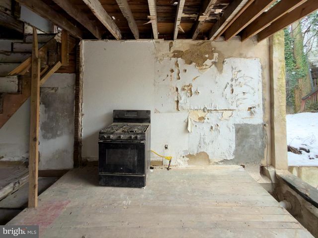 99 E SEYMOUR ST, Philadelphia, PA 19144