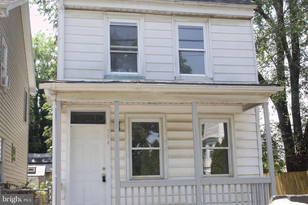 304 YORK ST, Burlington, NJ 08016