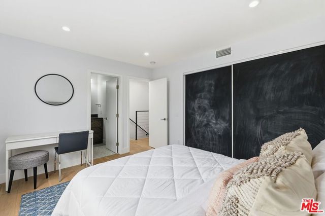 910 19th Street 101, Santa Monica, CA 90403