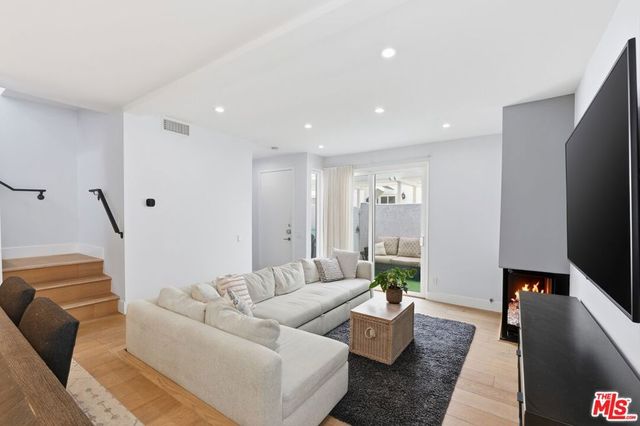 910 19th Street 101, Santa Monica, CA 90403