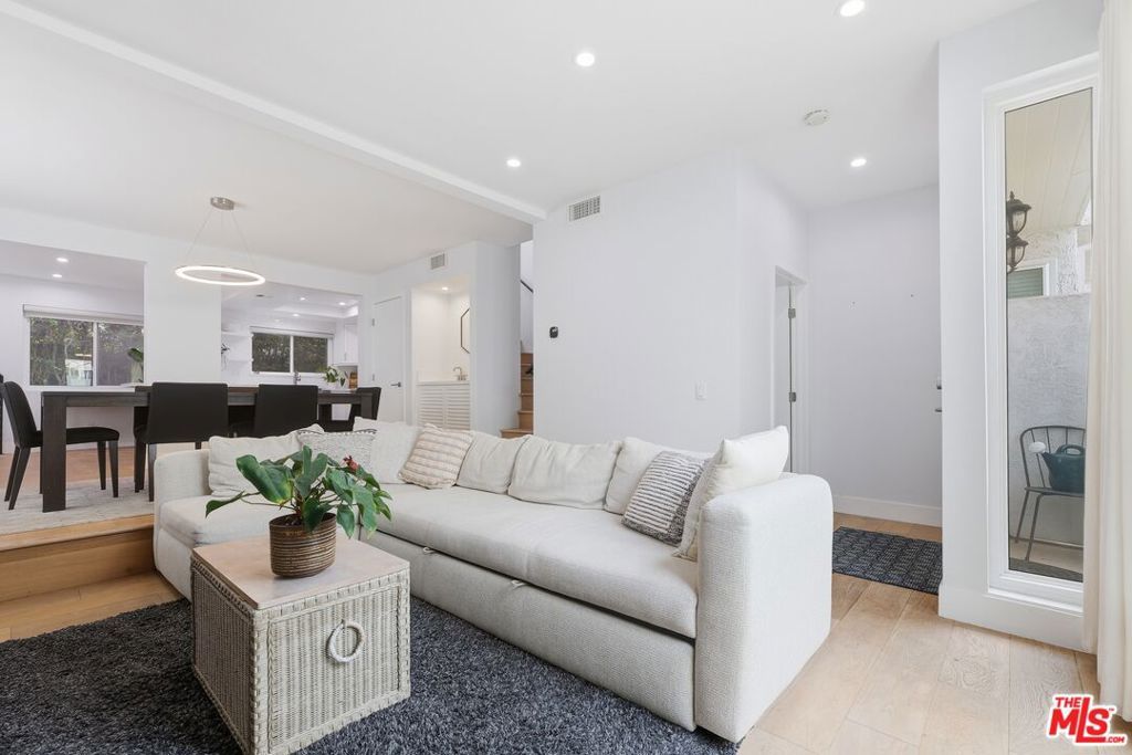 910 19th Street 101, Santa Monica, CA 90403