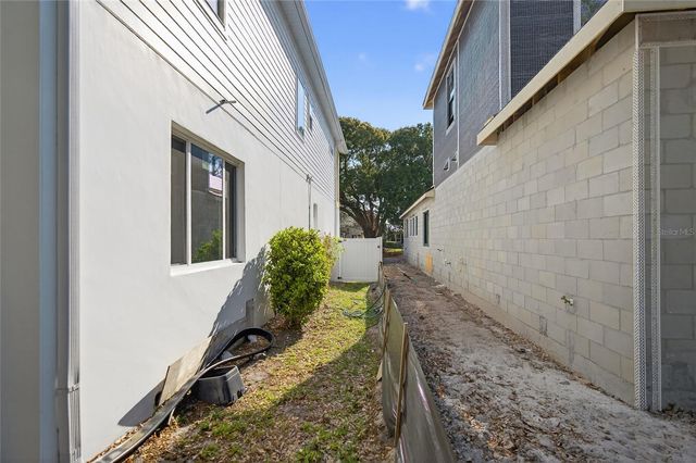 2935 HELEN AVENUE, Orlando, FL 32804