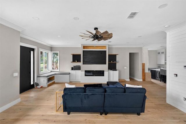 2935 HELEN AVENUE, Orlando, FL 32804