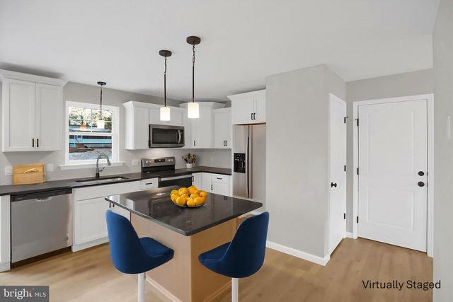 594 AUGUSTA DR, Selinsgrove, PA 17870