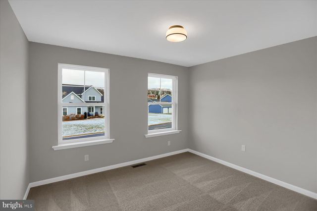 594 AUGUSTA DR, Selinsgrove, PA 17870