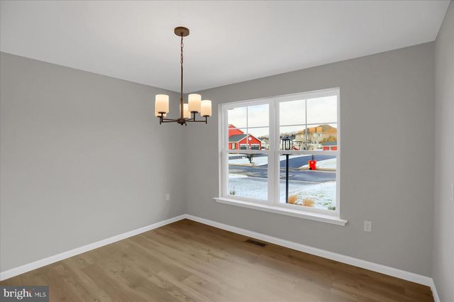 594 AUGUSTA DR, Selinsgrove, PA 17870