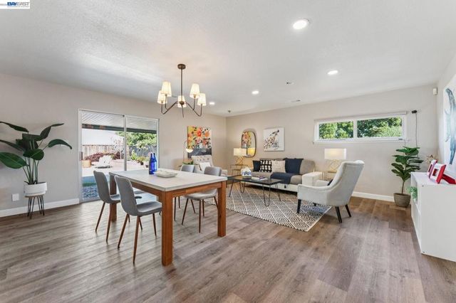 417 Maitland Dr, Alameda, CA 94502