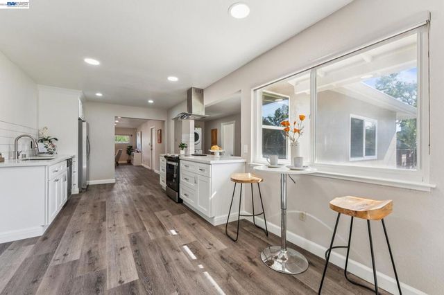 417 Maitland Dr, Alameda, CA 94502