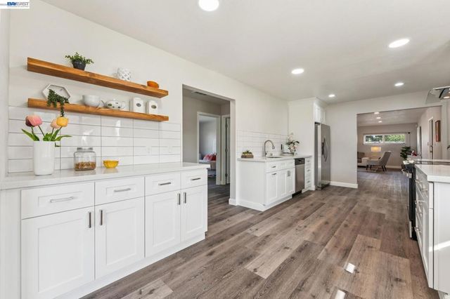 417 Maitland Dr, Alameda, CA 94502