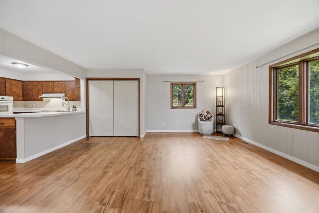 1010 N Lexington Drive, Janesville, WI 53545