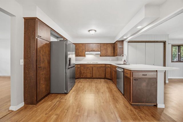 1010 N Lexington Drive, Janesville, WI 53545