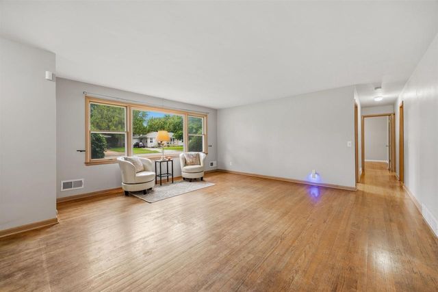 1010 N Lexington Drive, Janesville, WI 53545