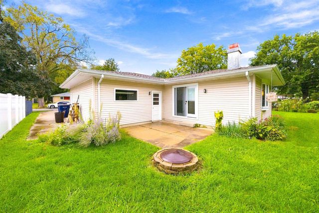 1010 N Lexington Drive, Janesville, WI 53545