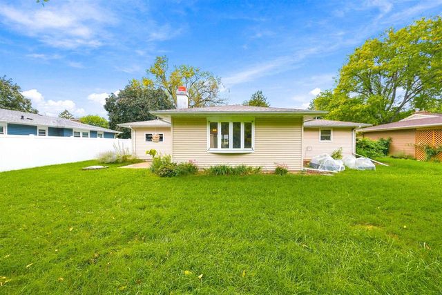 1010 N Lexington Drive, Janesville, WI 53545