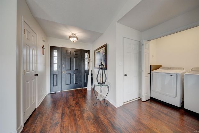 4155 Country Ridge Drive, Newburgh, IN 47630