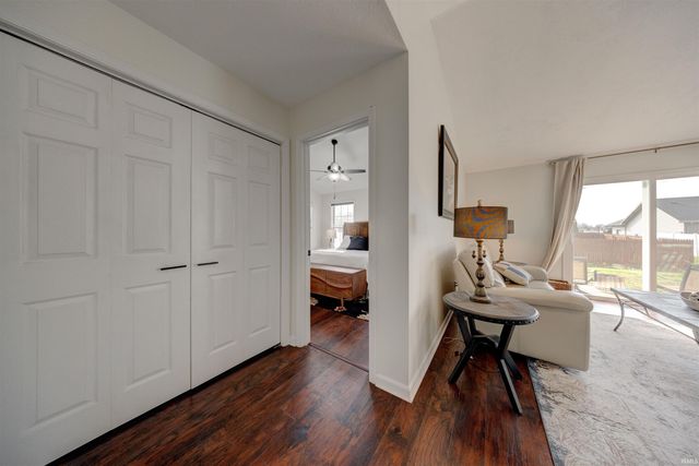 4155 Country Ridge Drive, Newburgh, IN 47630