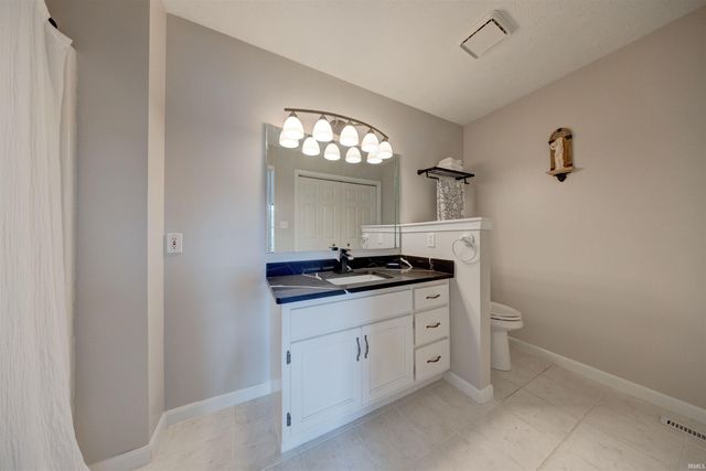 4155 Country Ridge Drive, Newburgh, IN 47630