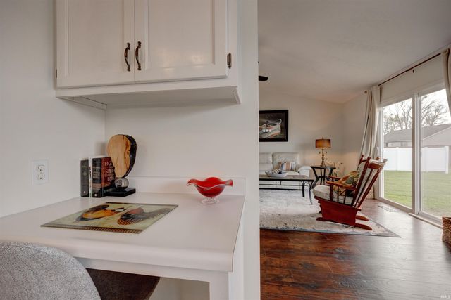 4155 Country Ridge Drive, Newburgh, IN 47630