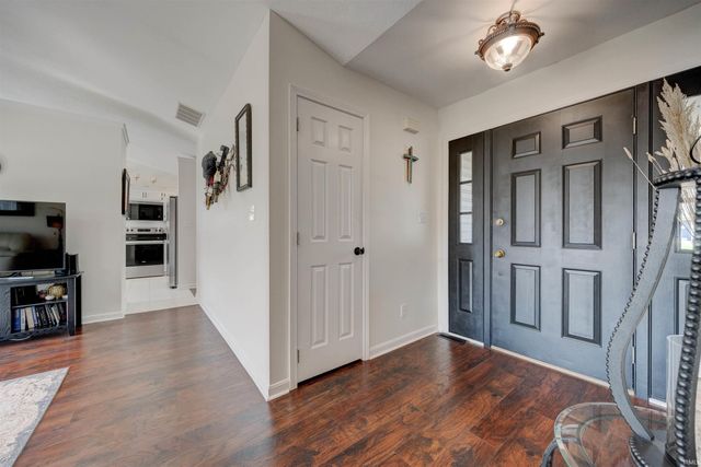 4155 Country Ridge Drive, Newburgh, IN 47630