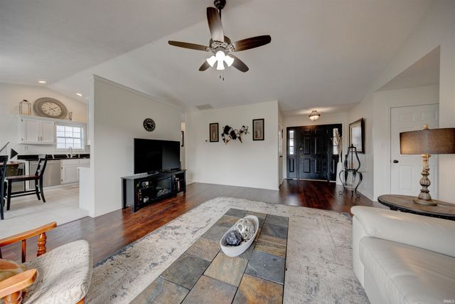 4155 Country Ridge Drive, Newburgh, IN 47630