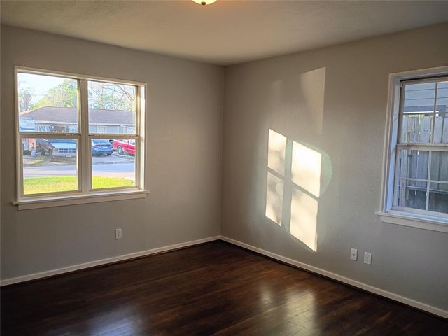 811 Loper Street, Houston, TX 77017