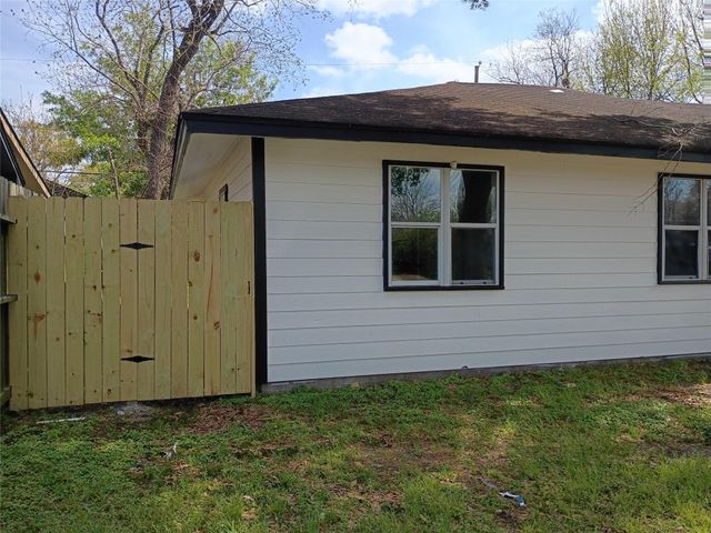 811 Loper Street, Houston, TX 77017