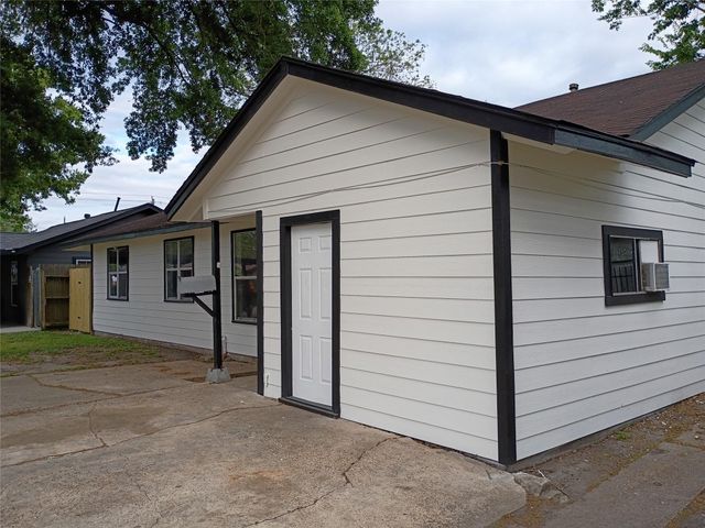 811 Loper Street, Houston, TX 77017